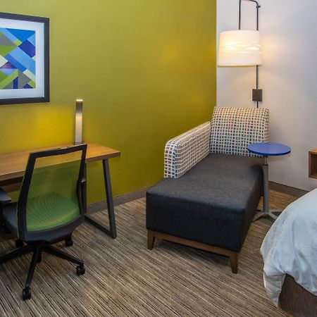 Holiday Inn Express Hotel & Suites Roseville - Galleria Area By Ihg Exterior foto