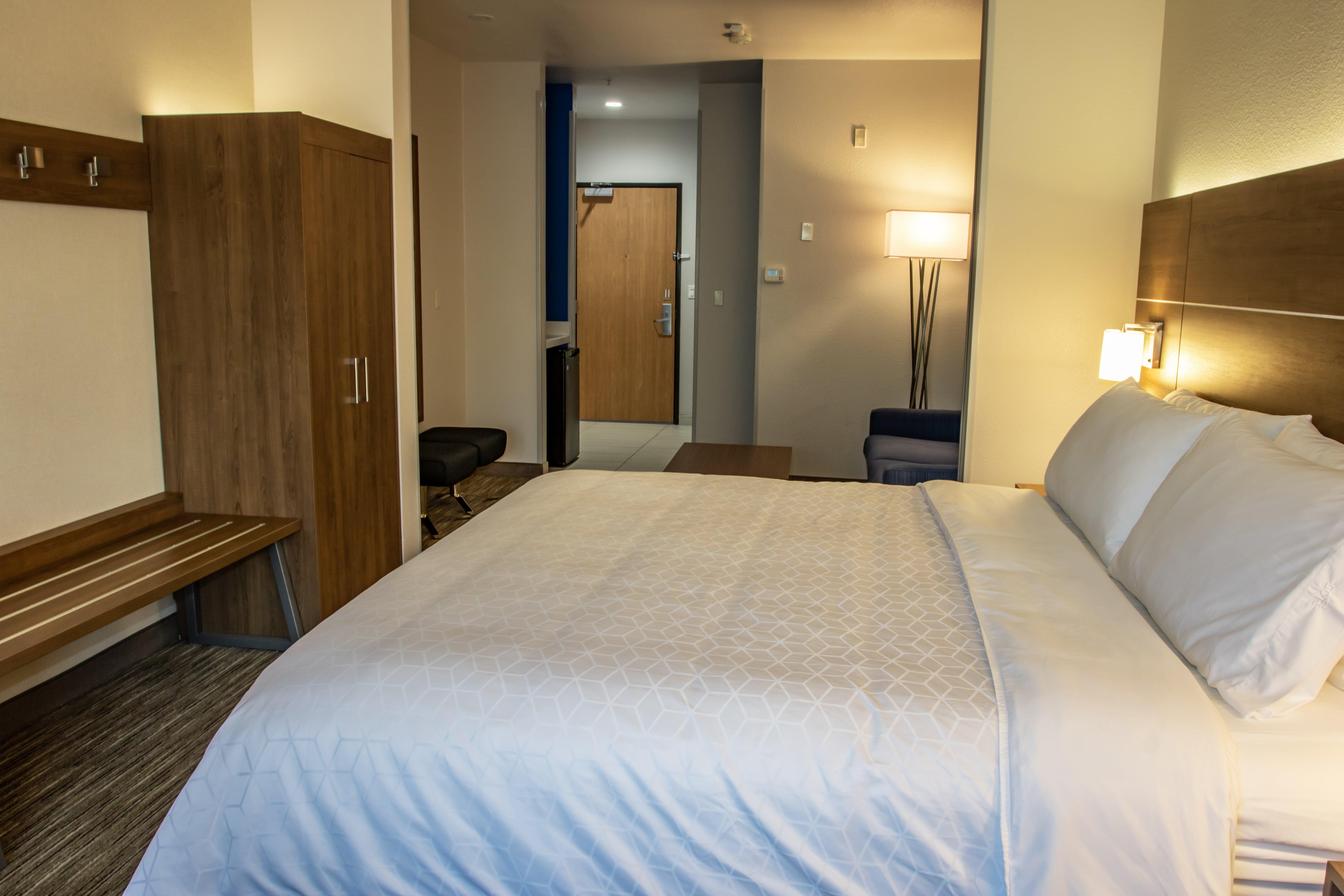 Holiday Inn Express Hotel & Suites Roseville - Galleria Area By Ihg Exterior foto