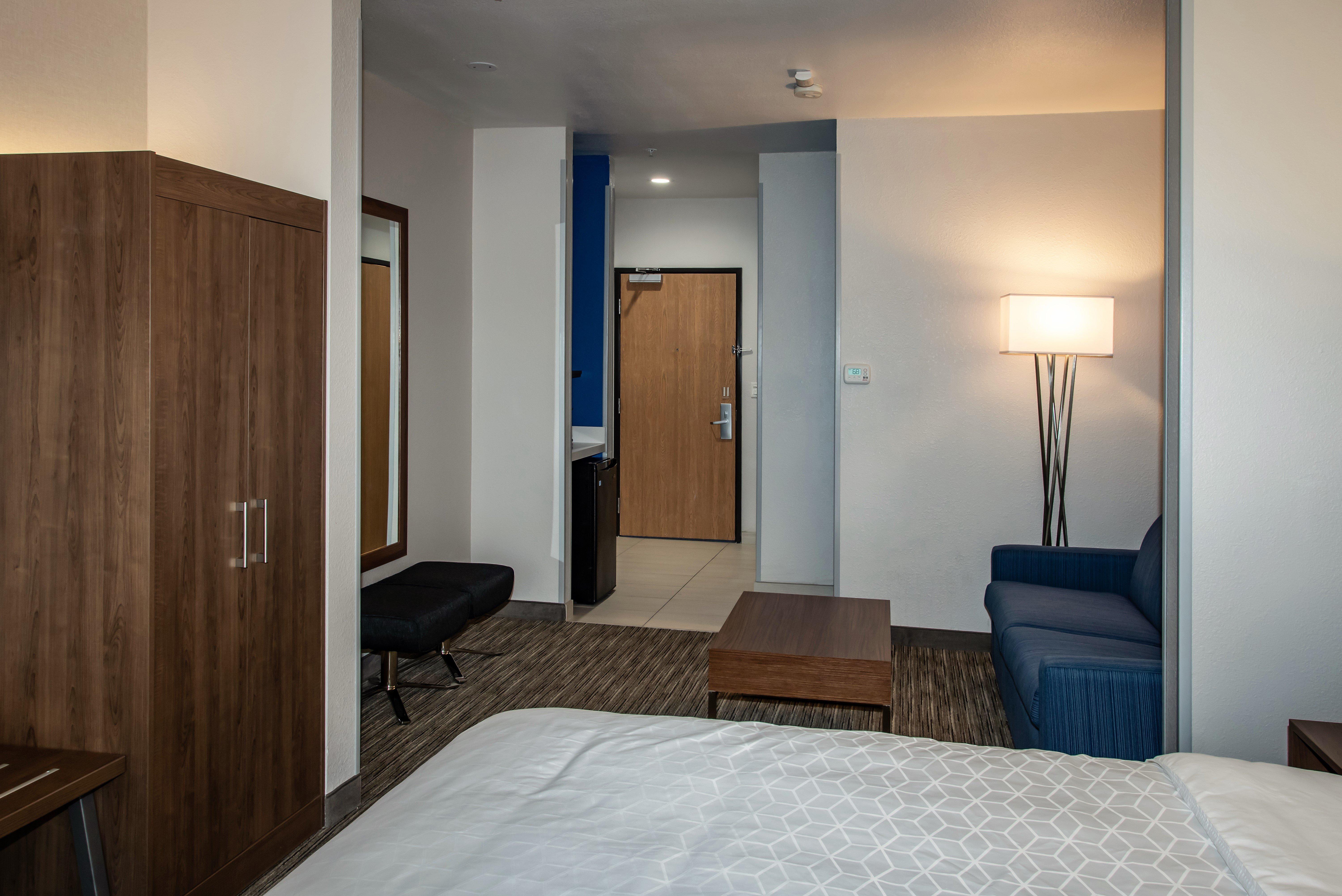 Holiday Inn Express Hotel & Suites Roseville - Galleria Area By Ihg Exterior foto