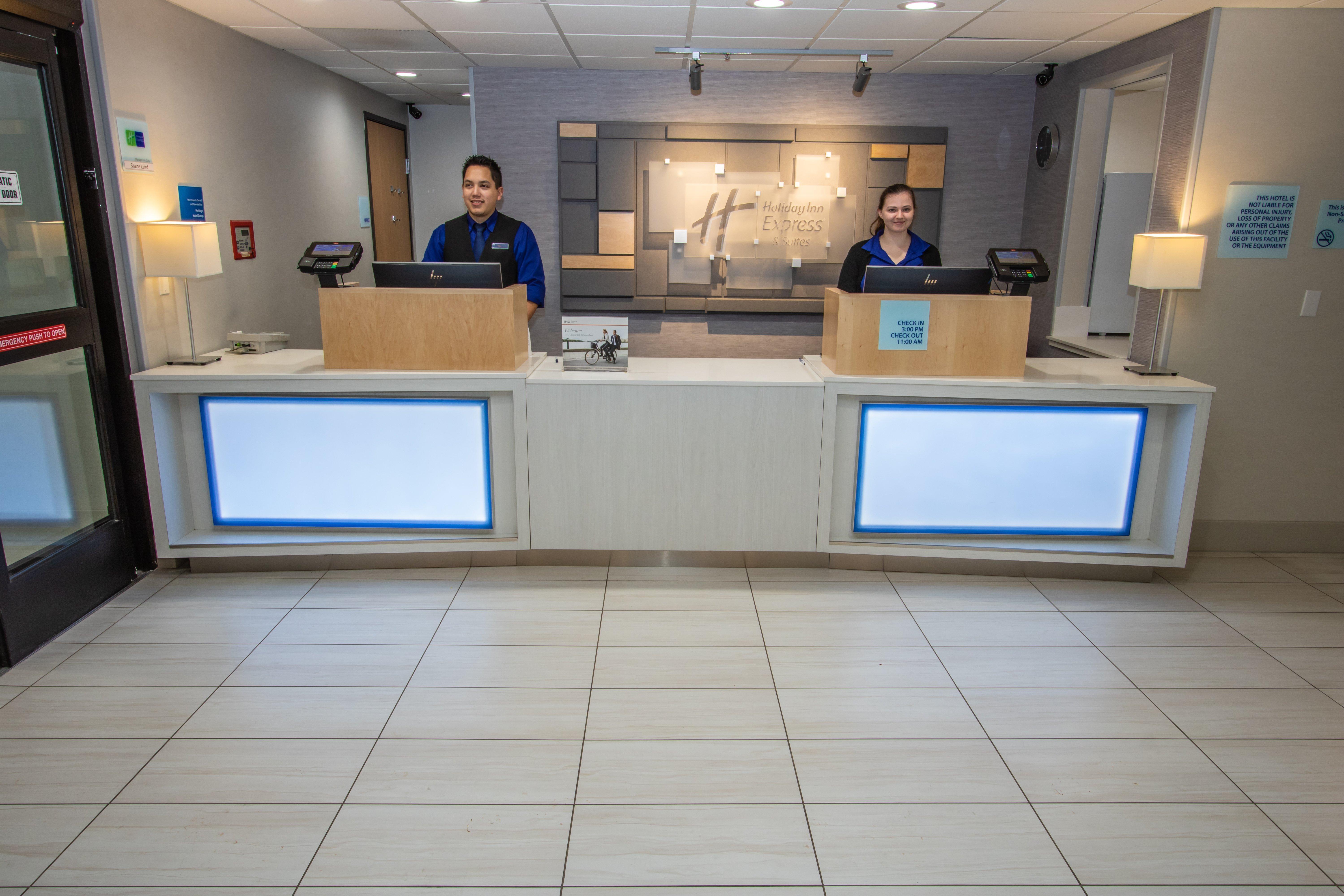 Holiday Inn Express Hotel & Suites Roseville - Galleria Area By Ihg Exterior foto