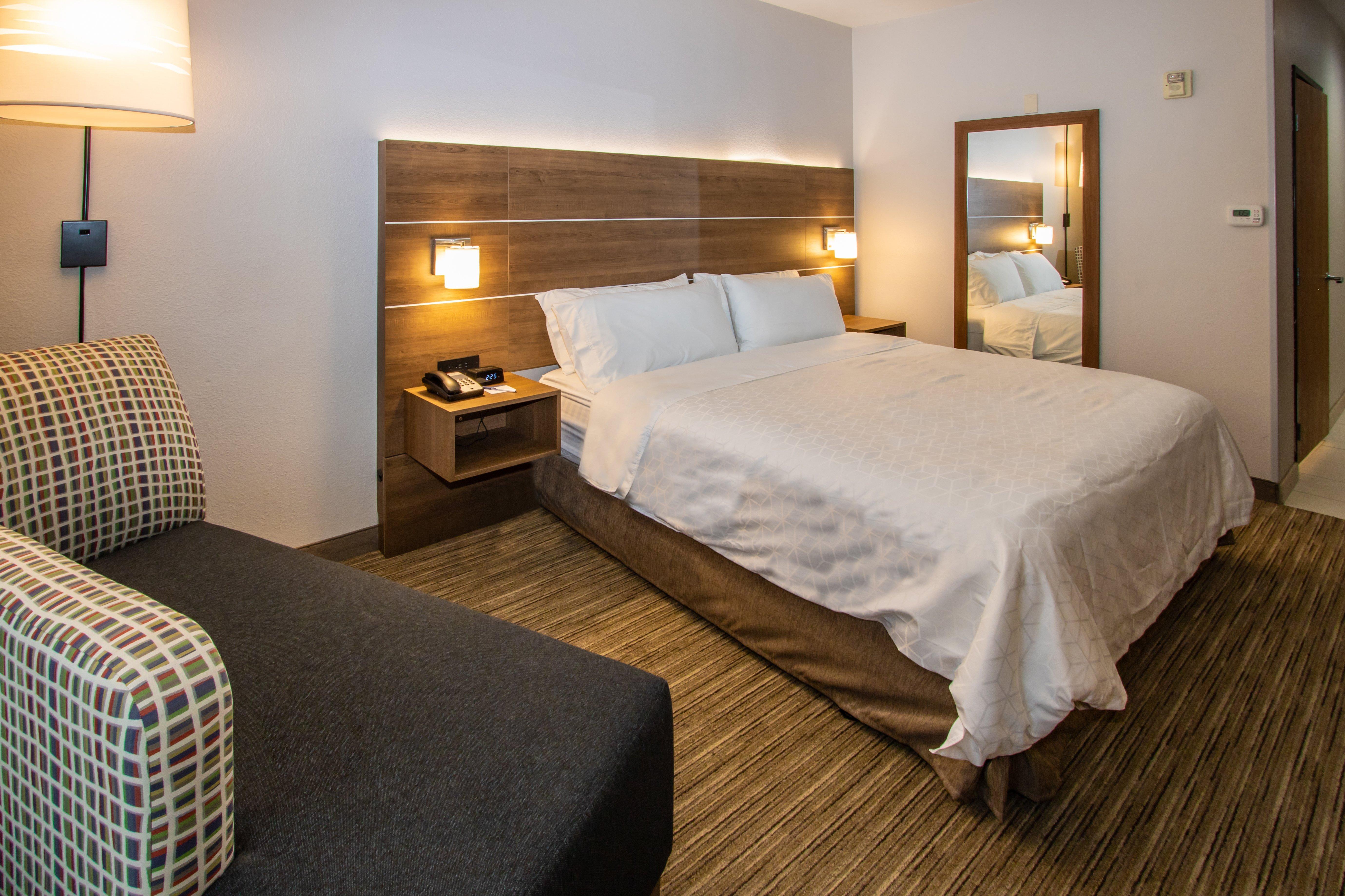 Holiday Inn Express Hotel & Suites Roseville - Galleria Area By Ihg Exterior foto
