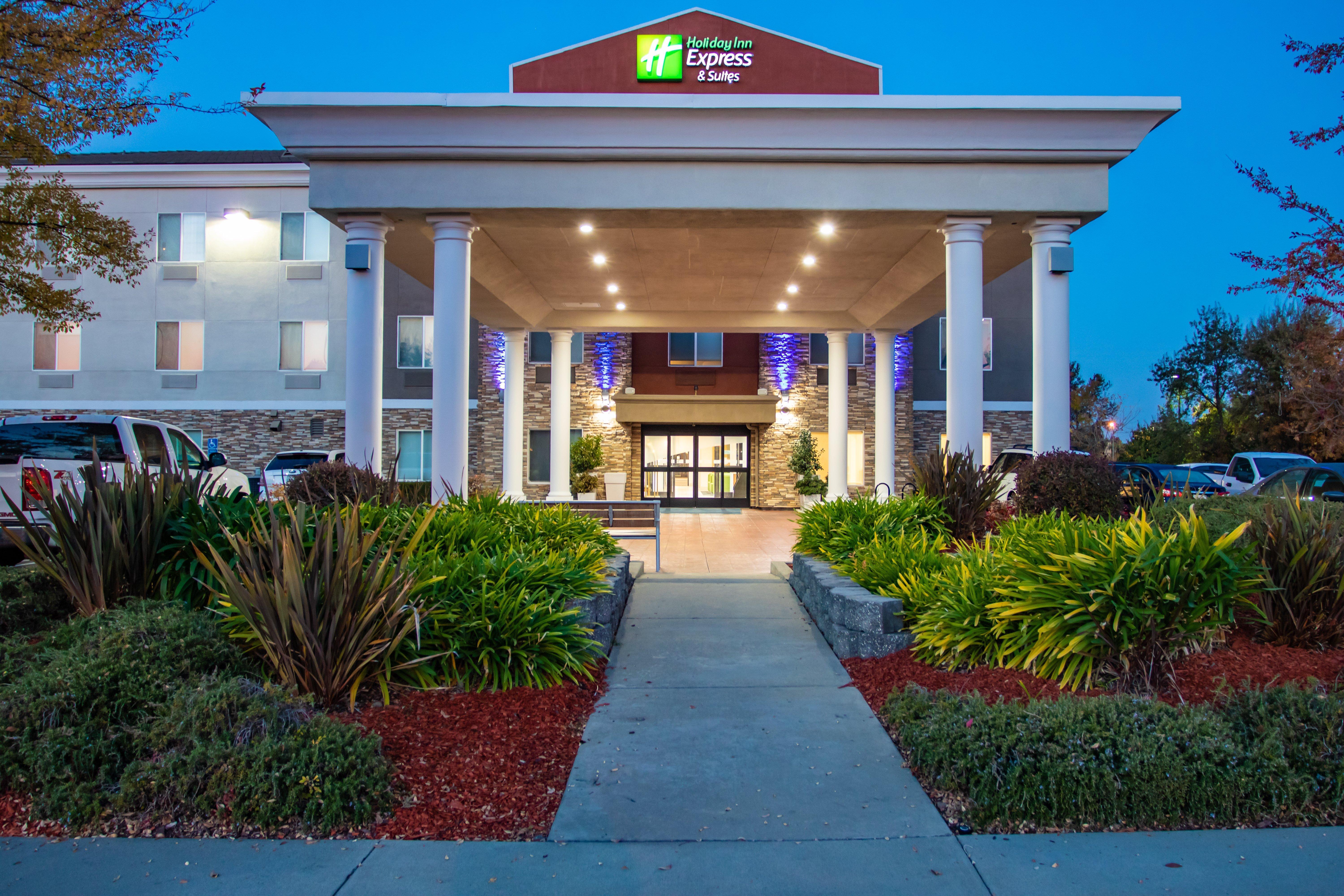Holiday Inn Express Hotel & Suites Roseville - Galleria Area By Ihg Exterior foto