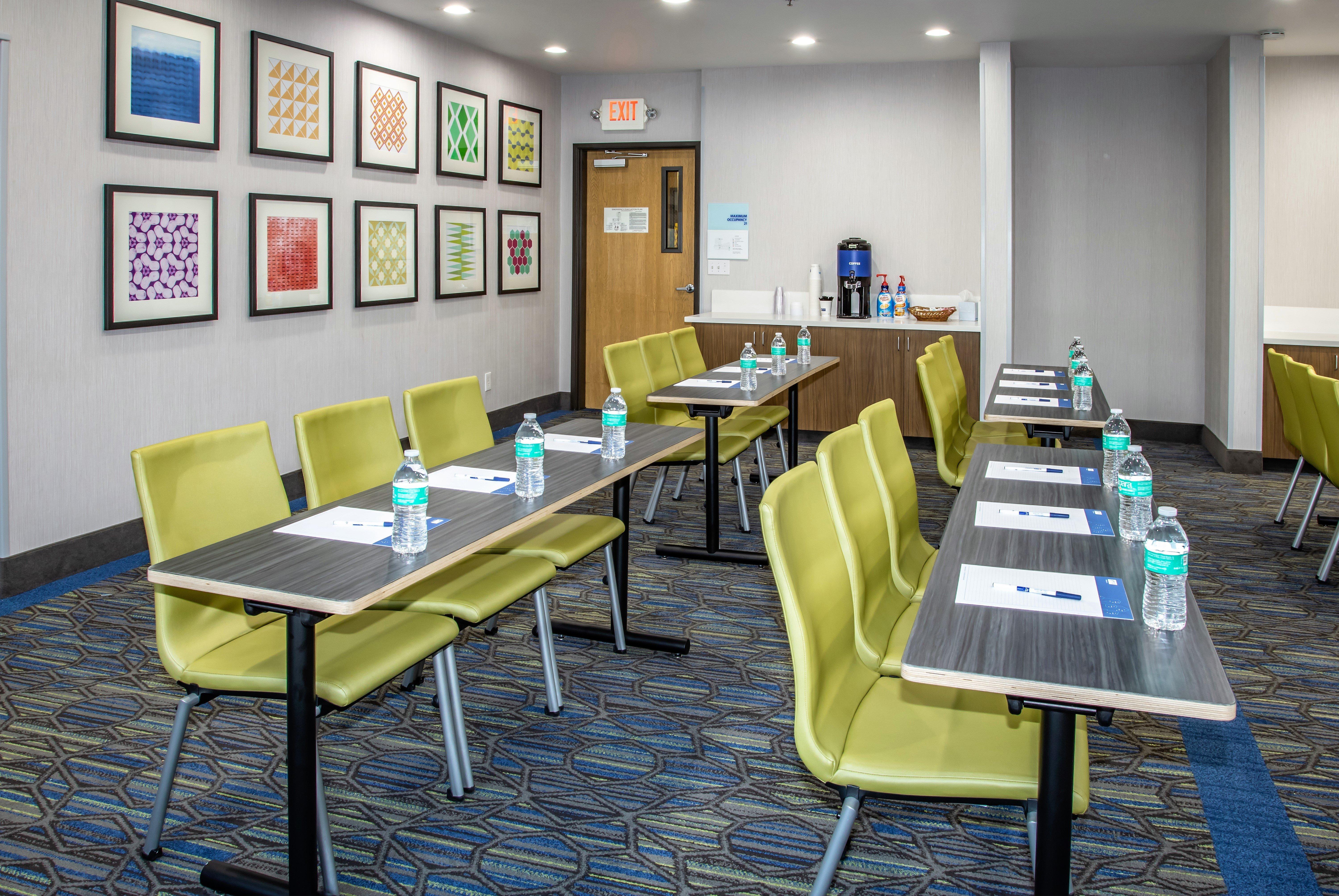 Holiday Inn Express Hotel & Suites Roseville - Galleria Area By Ihg Exterior foto