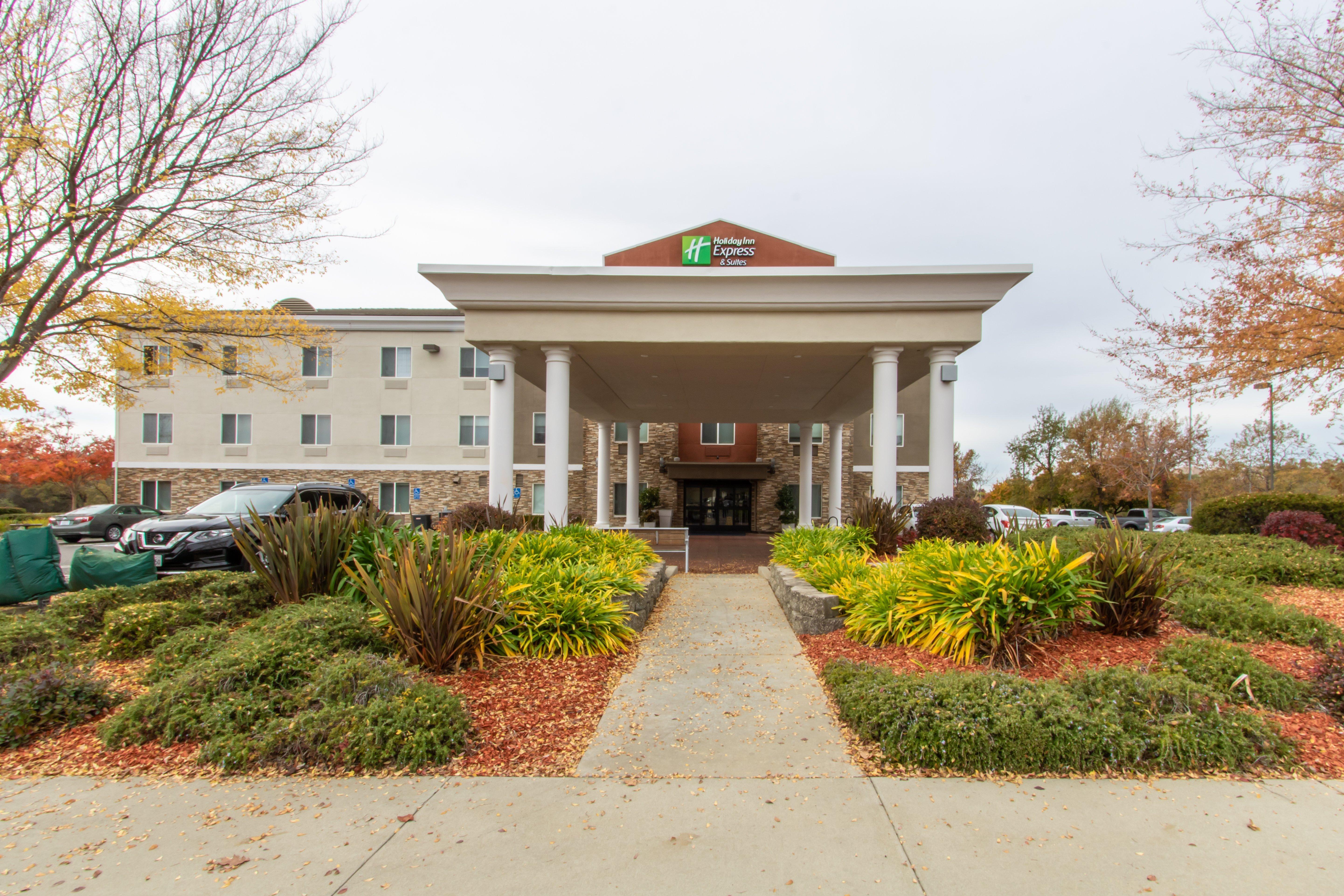 Holiday Inn Express Hotel & Suites Roseville - Galleria Area By Ihg Exterior foto